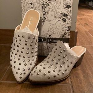 BRAND NEW White-studded slip on heeled clogs🤍✨